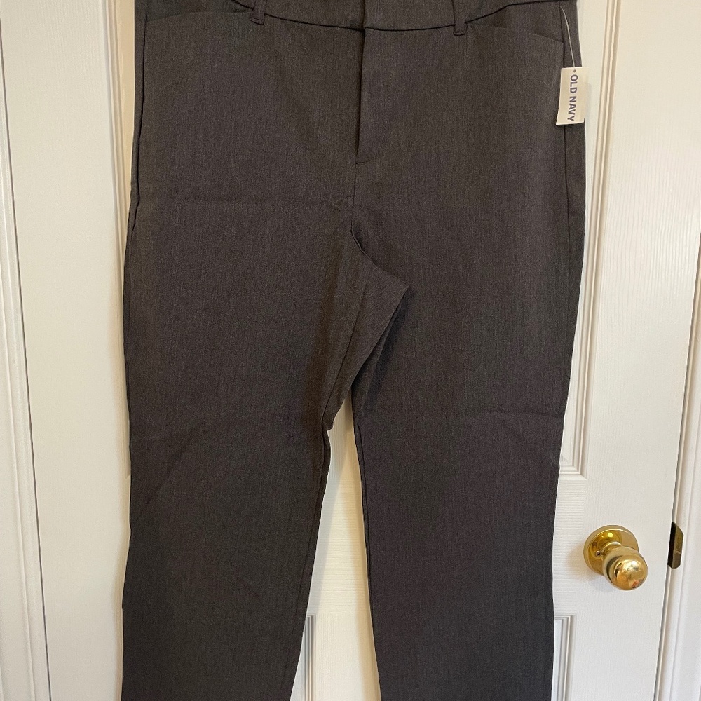 Old Navy Pixie ankle pants (BNWT)